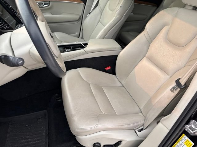 Used 2022 Volvo XC90 T6 Momentum w/ Advanced Package AWD/4WD image 10