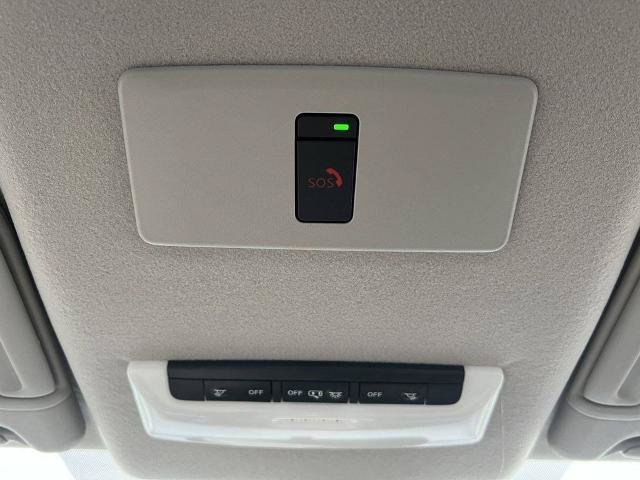 Certified 2025 Nissan Versa SR w/ Trunk Package FWD image 26