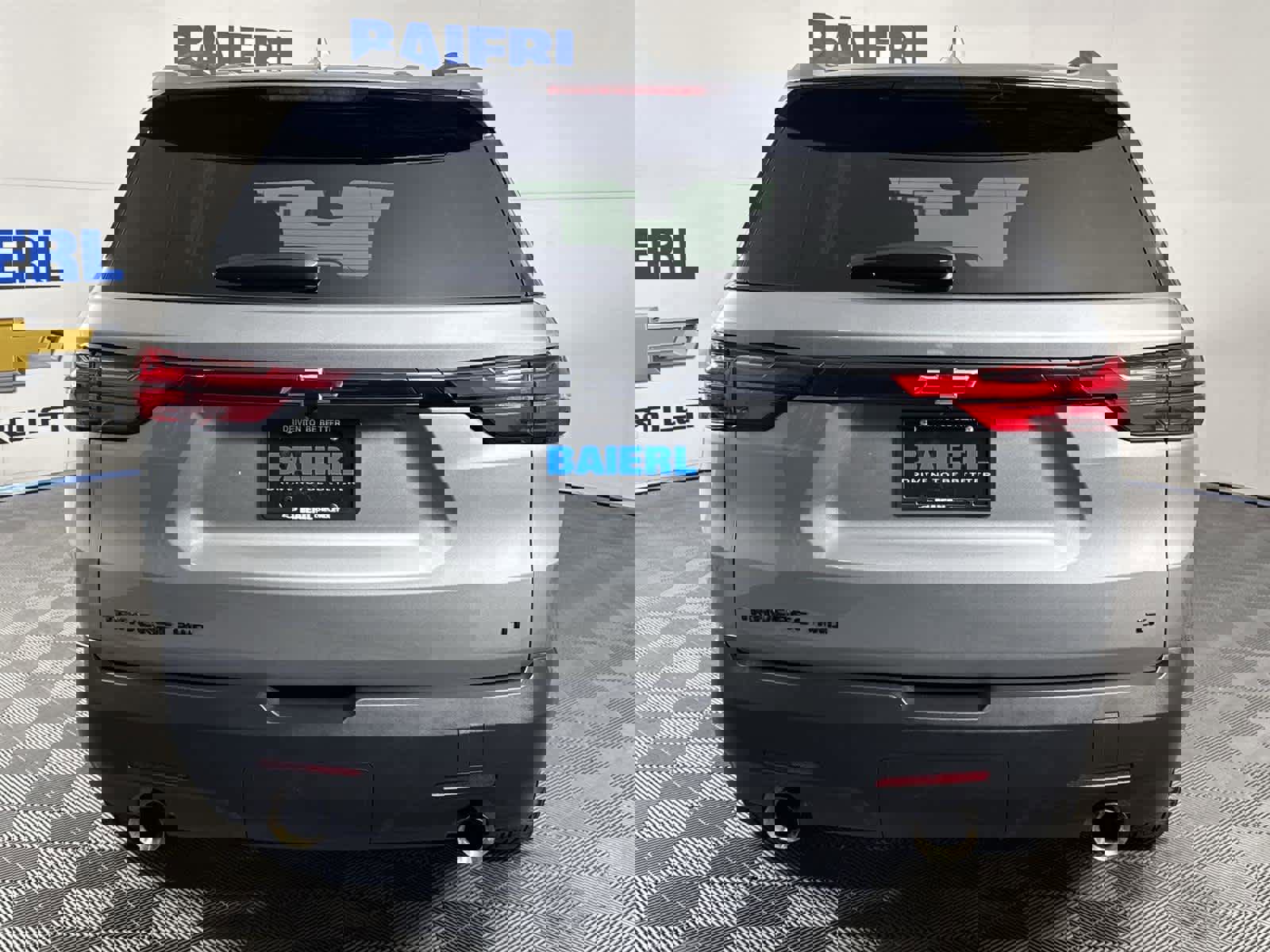 Used 2023 Chevrolet Traverse LT w/ Midnight/Sport Edition image 4