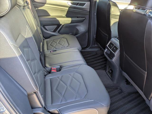 Used 2024 Volkswagen Atlas Cross Sport SE image 17