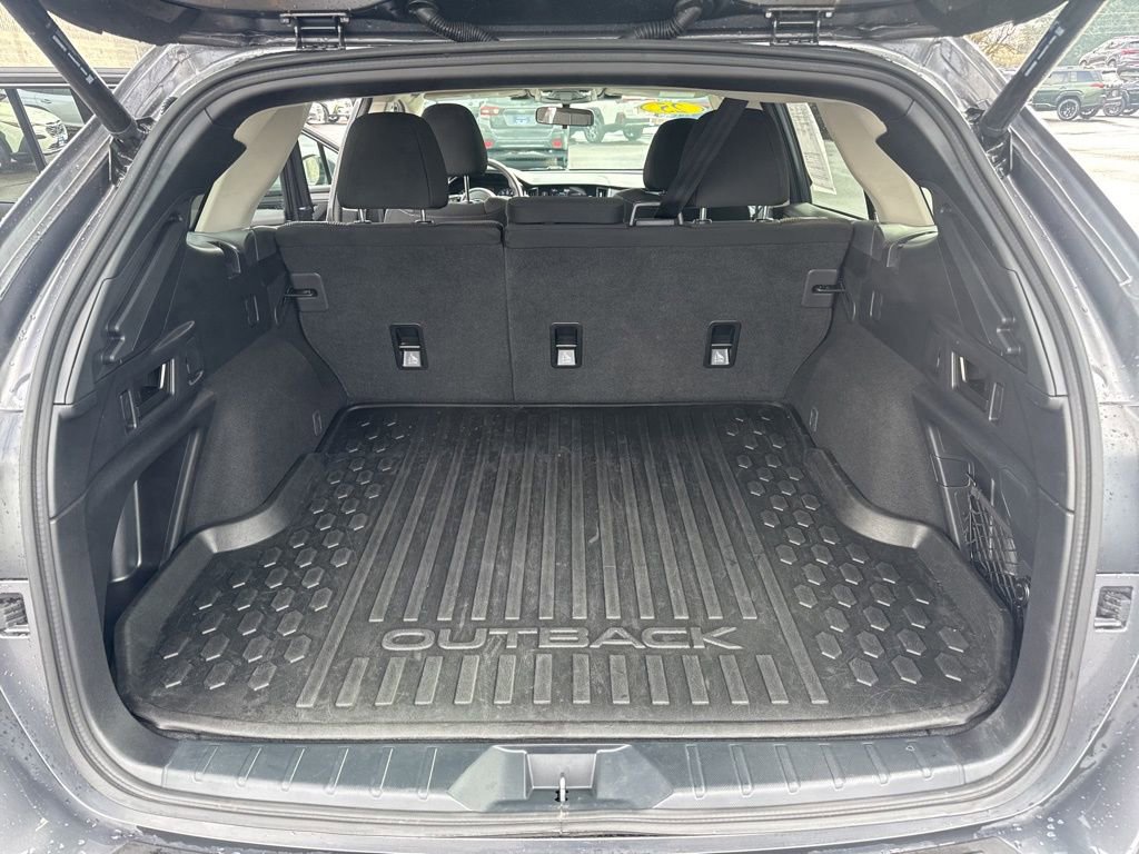 Used 2025 Subaru Outback Premium image 12