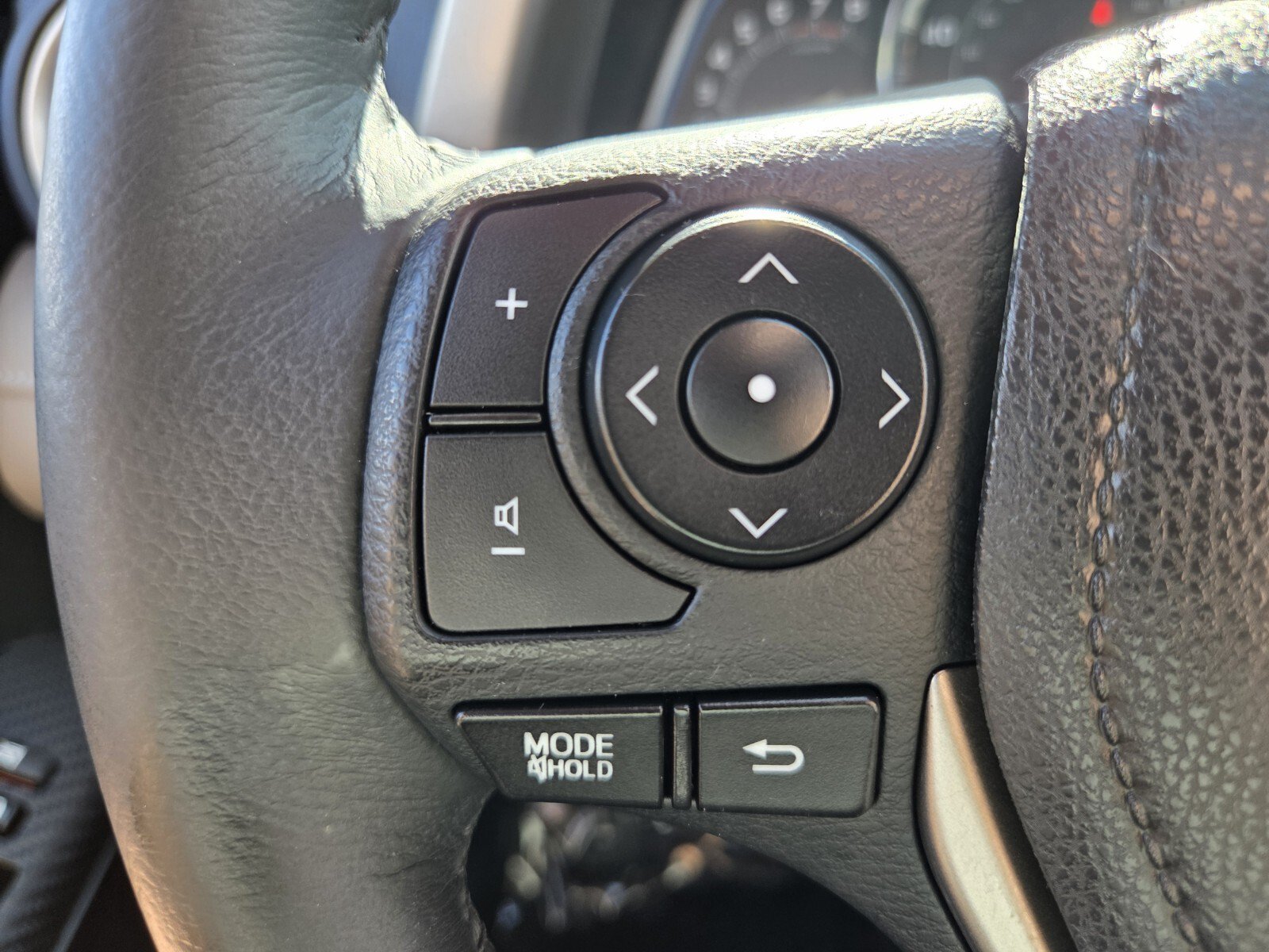 Used 2015 Toyota RAV4 Limited AWD/4WD image 27