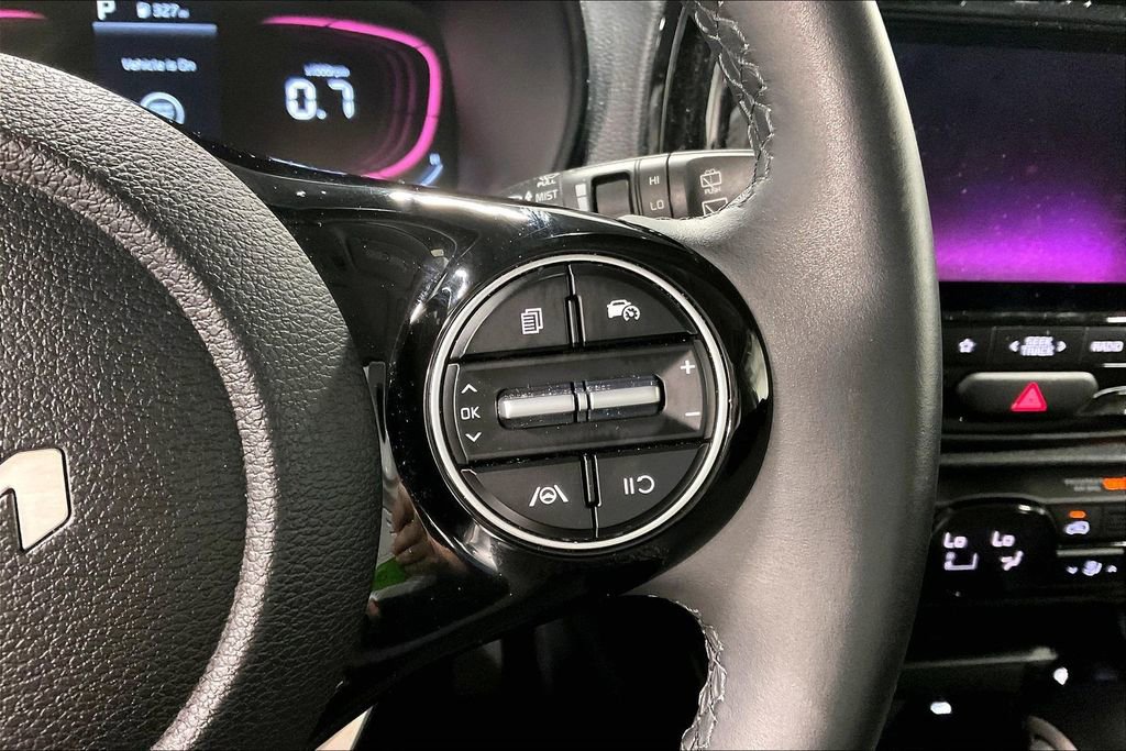 Used 2025 Kia Soul EX FWD image 24