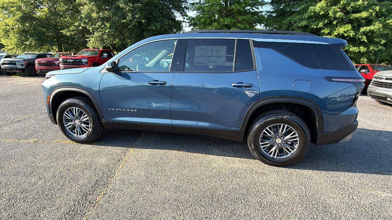 New 2026 Chevrolet Traverse LT FWD image 8
