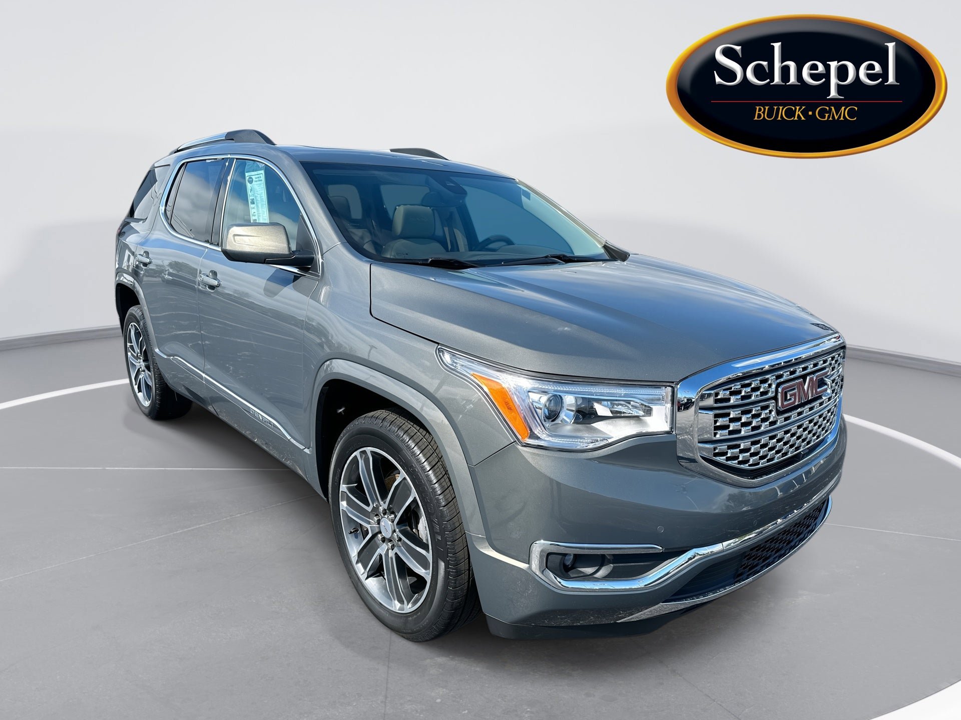 Used 2018 GMC Acadia Denali w/ Technology Package AWD/4WD image 1