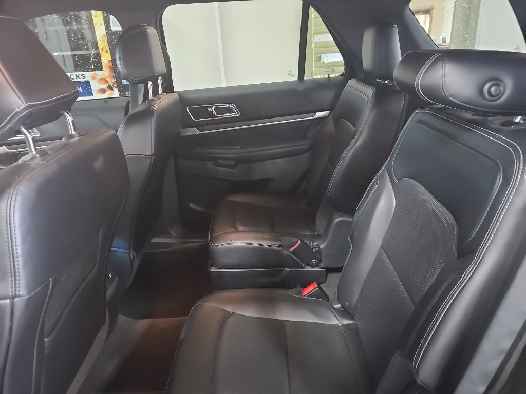 Used 2016 Ford Explorer Limited w/ Equipment Group 301A image 11