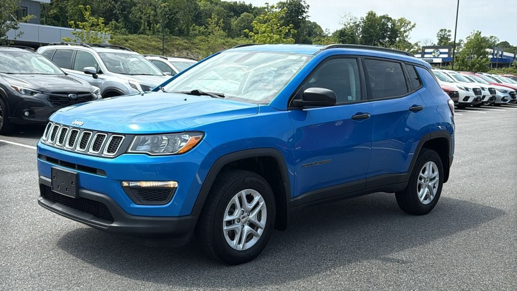 Used 2017 Jeep Compass Sport w/ Cold Weather Group AWD/4WD image 3