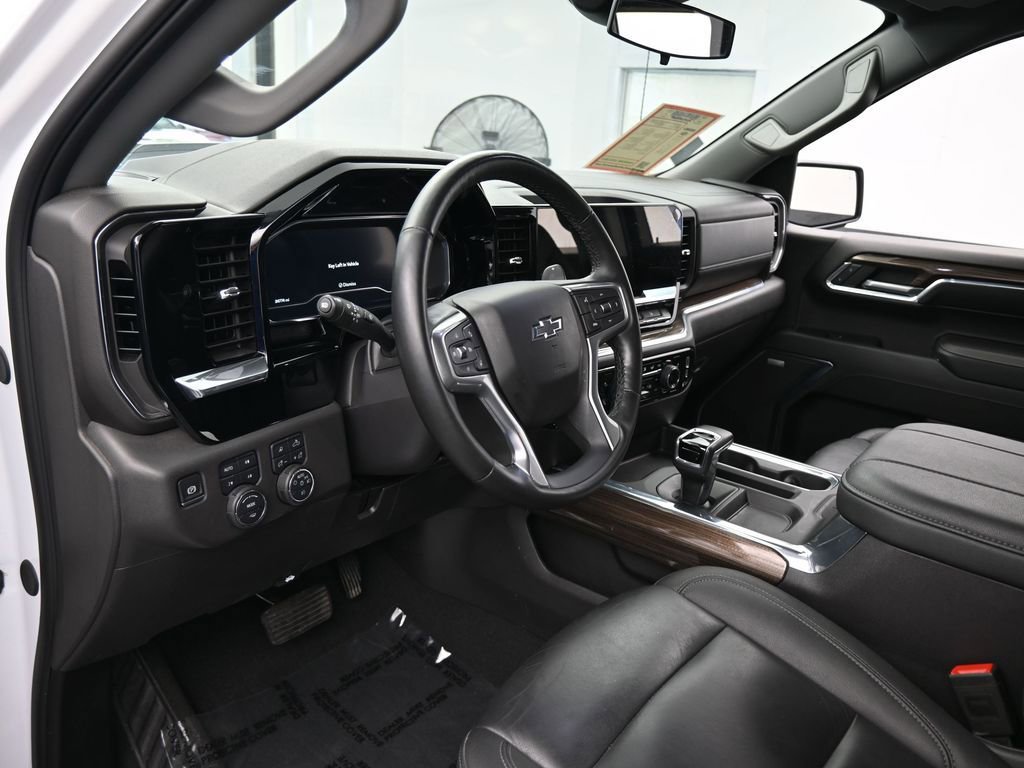 Used 2024 Chevrolet Silverado 1500 LT Trail Boss w/ LT Trail Boss Premium Package image 10