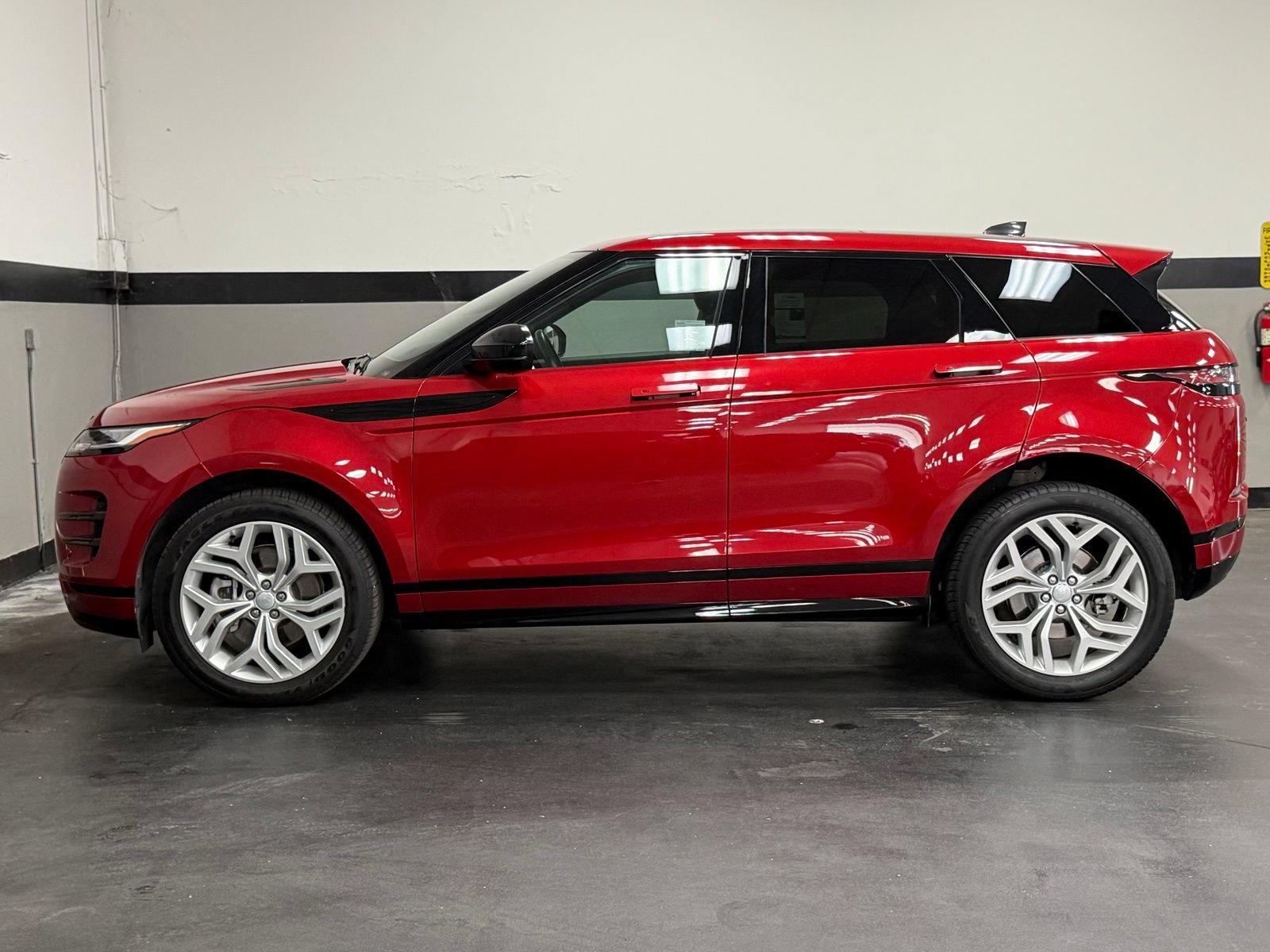 Used 2022 Land Rover Range Rover Evoque R-Dynamic S AWD/4WD image 7