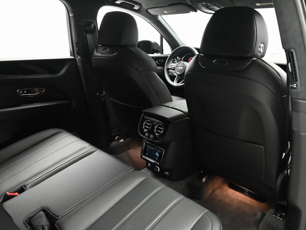 Used 2025 Bentley Bentayga AWD/4WD image 11
