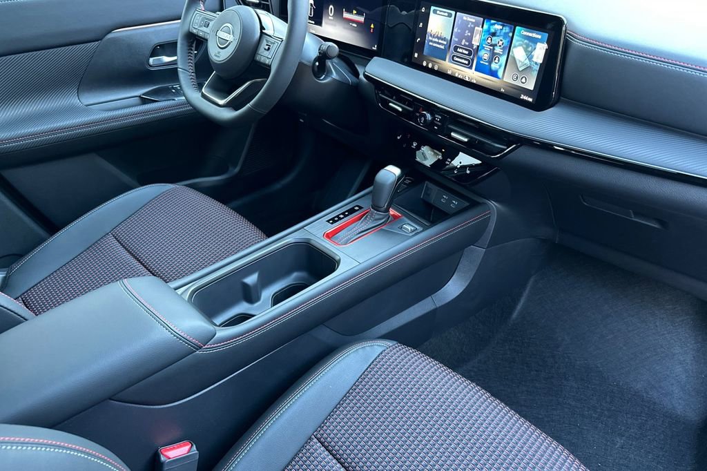 New 2026 Nissan Kicks SR image 14