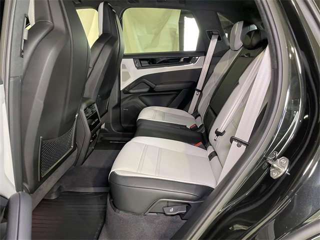New 2026 Porsche Cayenne Turbo image 19