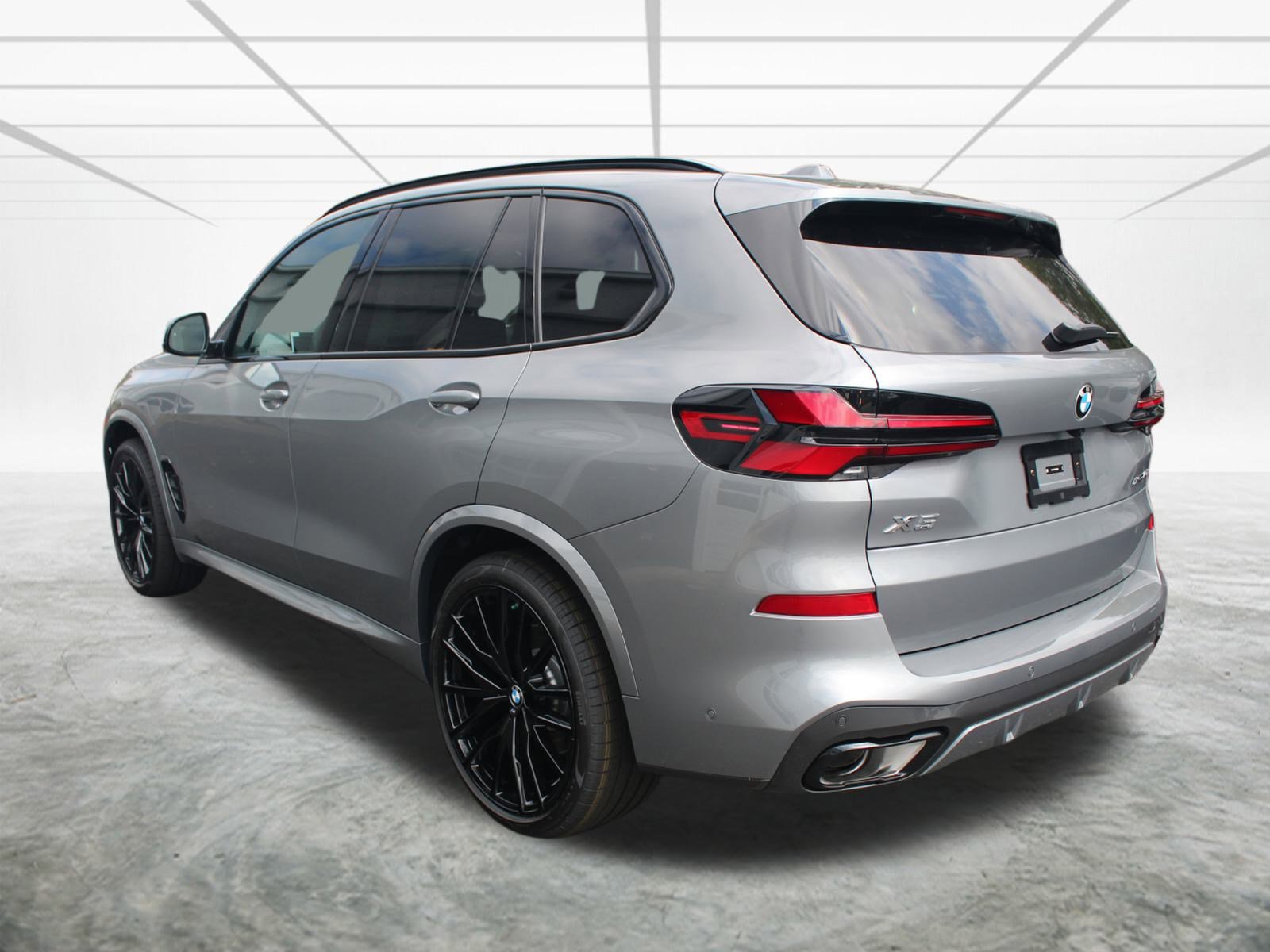 New 2026 BMW X5 xDrive40i w/ Executive Package image 5