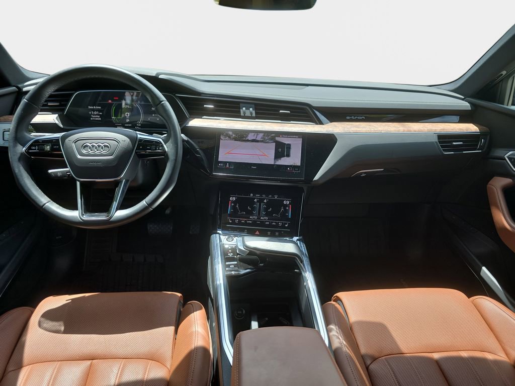 Used 2023 Audi e-tron Prestige w/ Prestige Package image 10