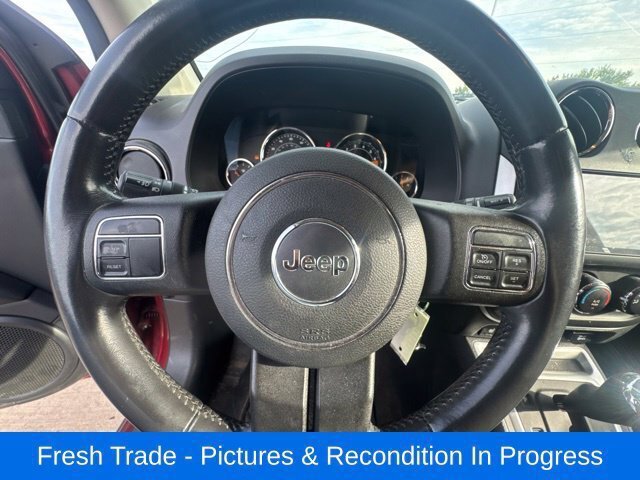 Used 2014 Jeep Compass Latitude AWD/4WD image 12