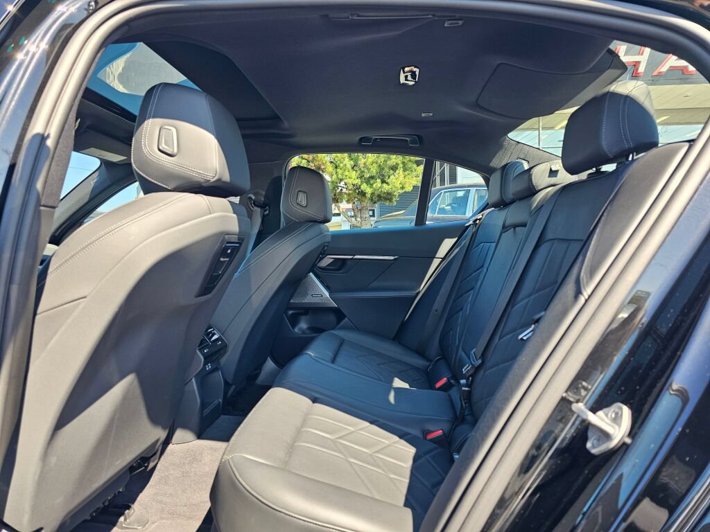 Used 2026 BMW 530i xDrive w/ Premium Package AWD/4WD image 19