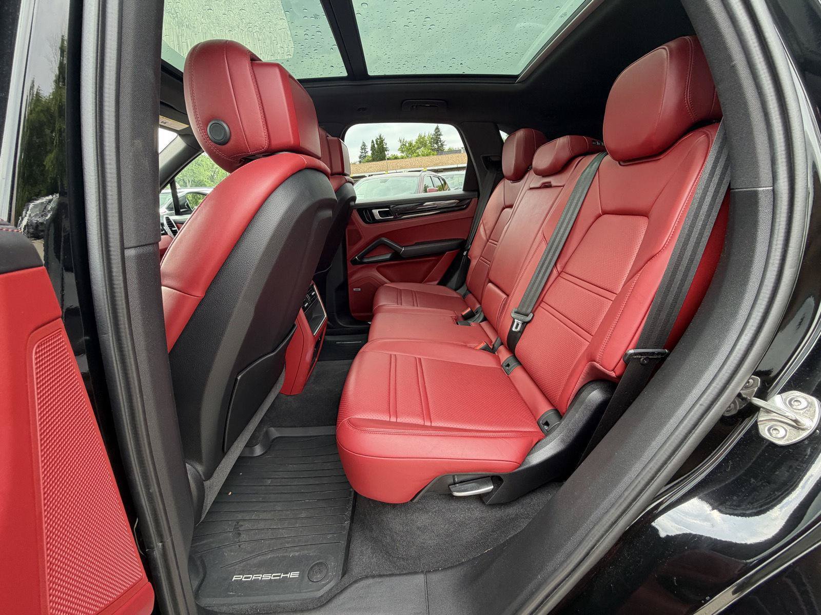 Used 2021 Porsche Cayenne S AWD/4WD image 23