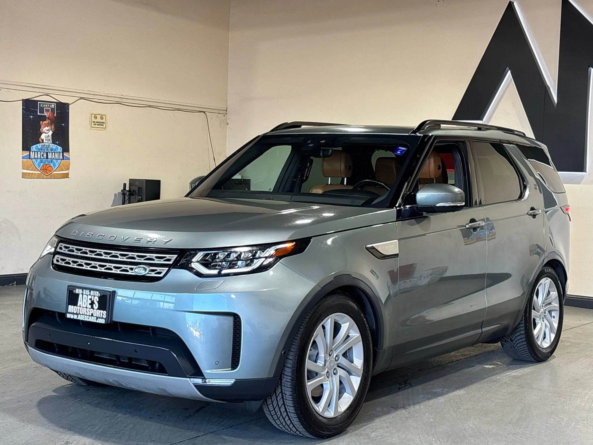 Used 2017 Land Rover Discovery HSE AWD/4WD image 1