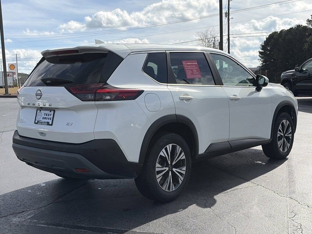 Certified 2023 Nissan Rogue SV image 5