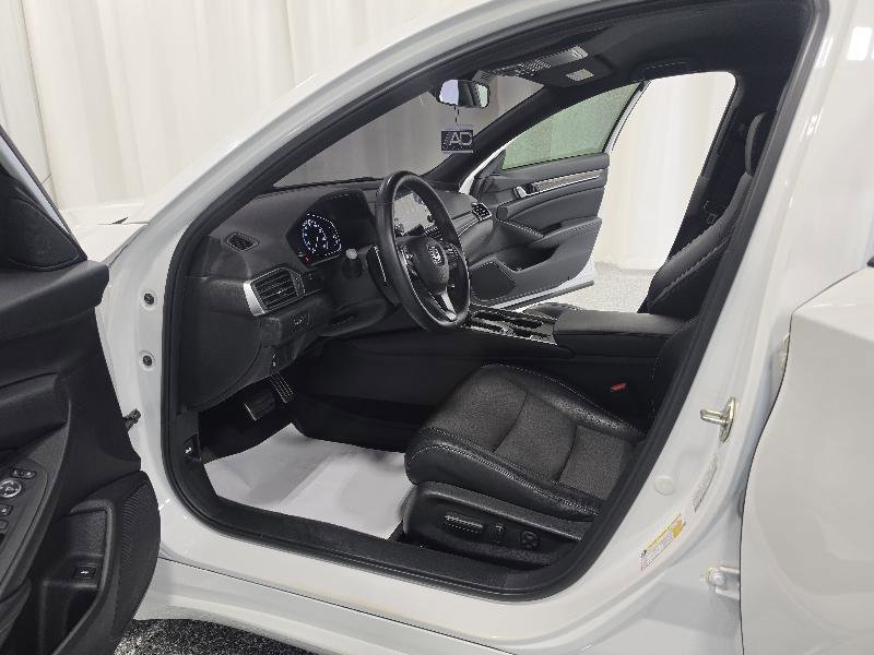 Used 2018 Honda Accord Sport image 10