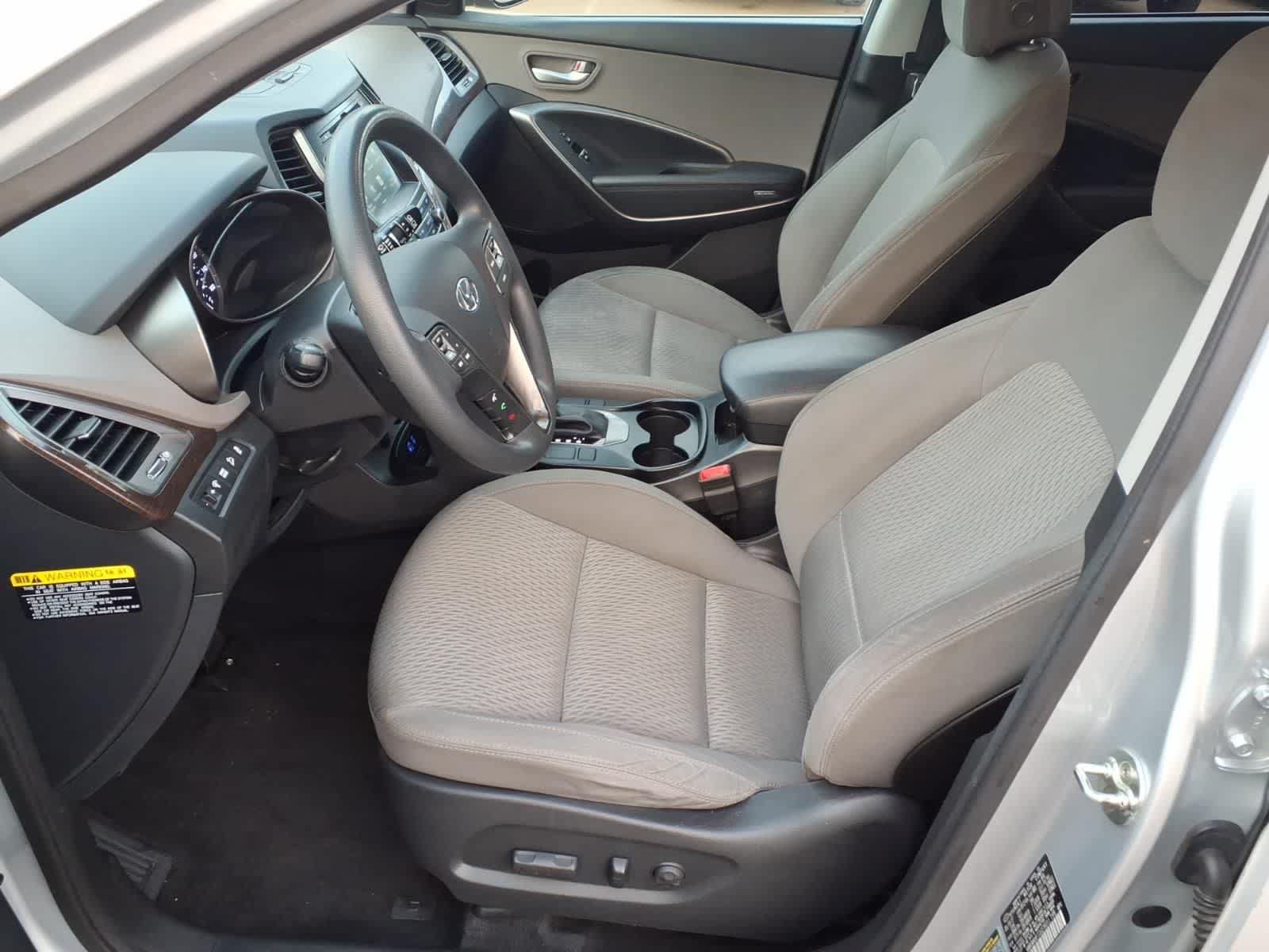 Used 2018 Hyundai Santa Fe SE FWD image 16