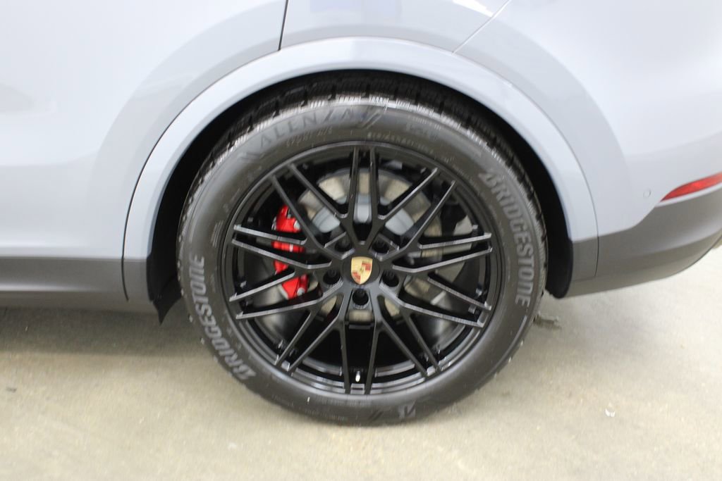 New 2025 Porsche Cayenne S AWD/4WD image 14