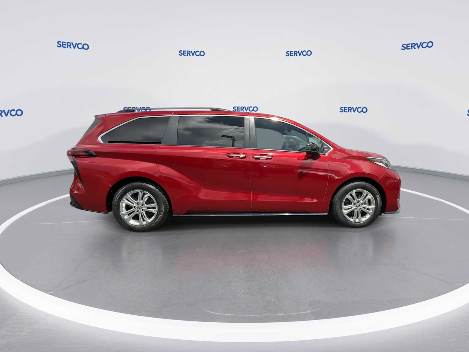 Used 2022 Toyota Sienna XSE AWD/4WD image 9