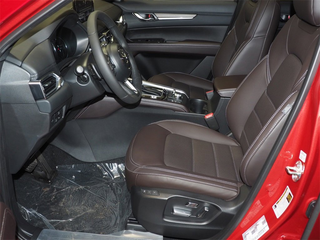 New 2025 MAZDA CX-5 Signature image 3
