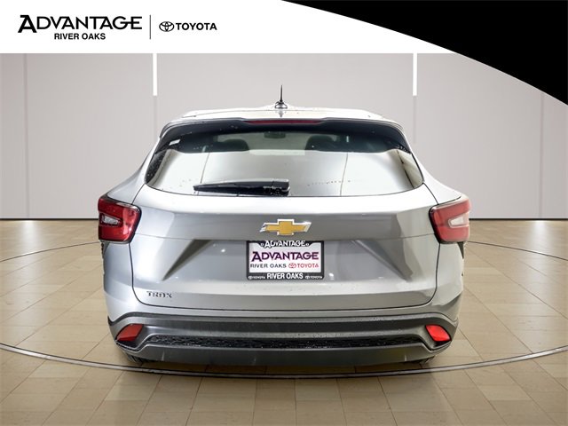 Used 2024 Chevrolet Trax LS w/ Driver Confidence Package image 6