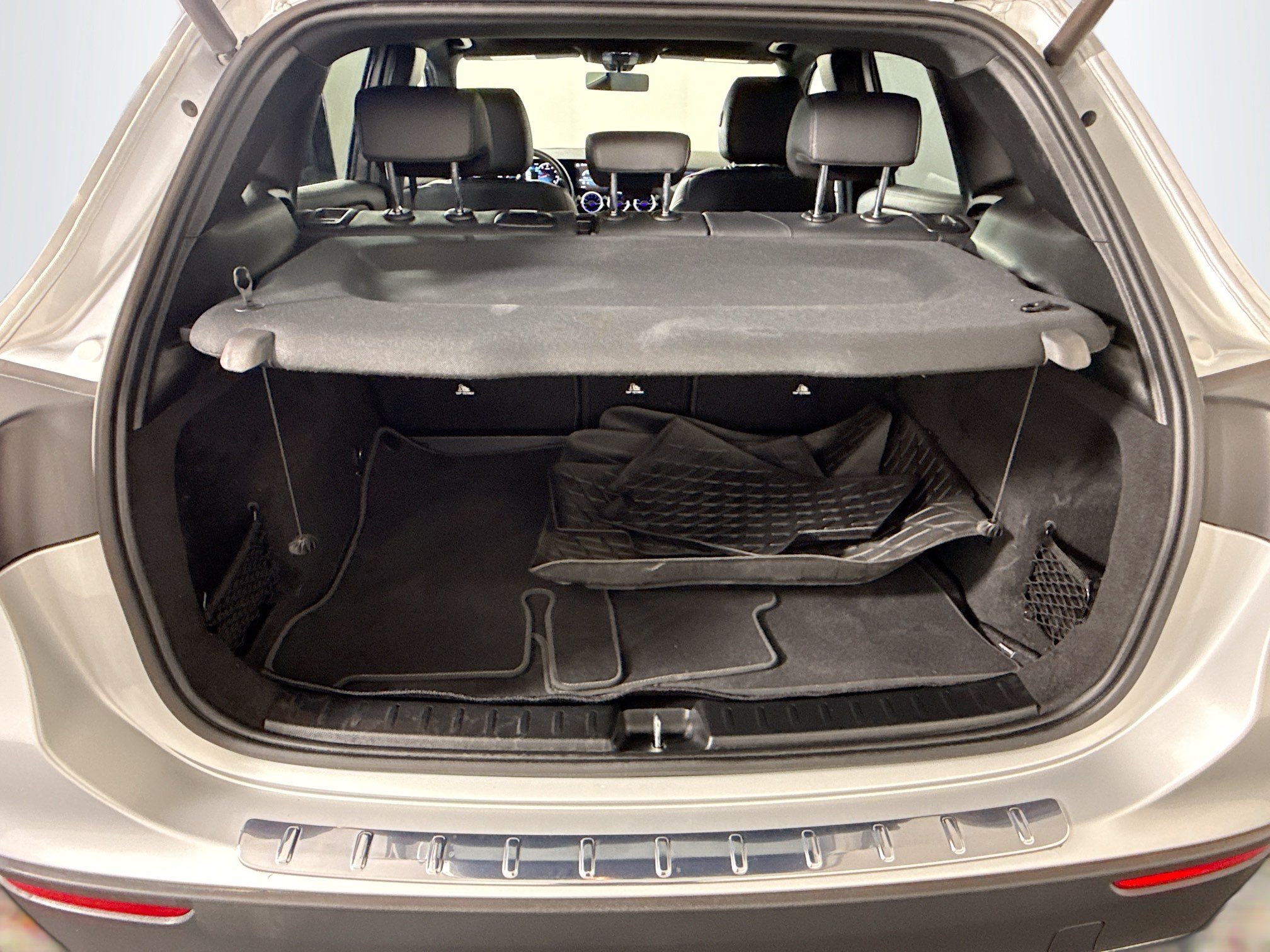 Used 2023 Mercedes-Benz GLA 250 4MATIC w/ Premium Package image 35