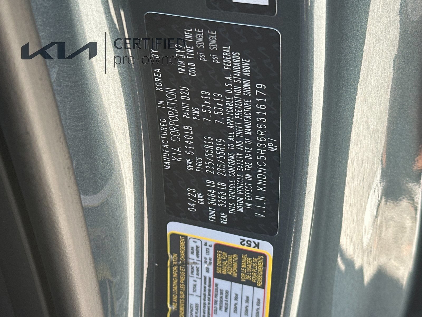 Certified 2024 Kia Carnival EX FWD image 31