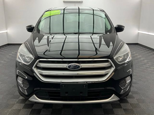 Used 2017 Ford Escape SE w/ SE Cold Weather Package AWD/4WD image 2