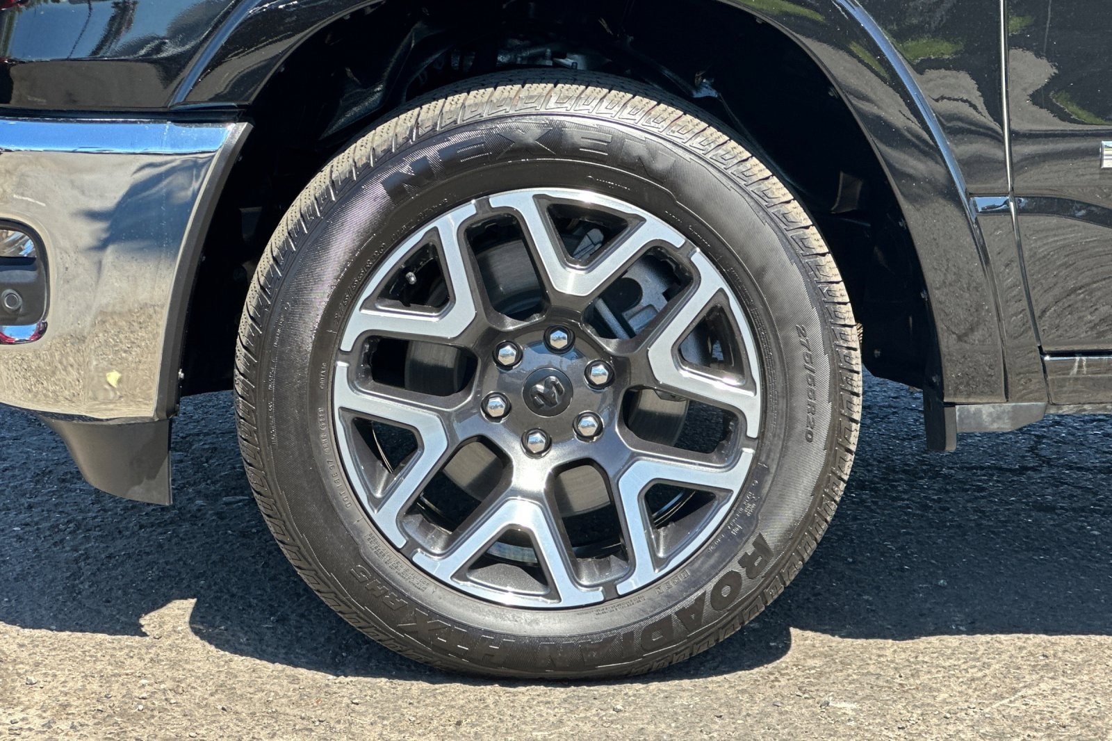 Used 2025 RAM 1500 Laramie image 45