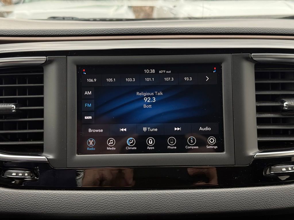 Used 2020 Chrysler Voyager Lxi image 26