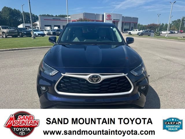 Used 2023 Toyota Highlander LE AWD/4WD image 8