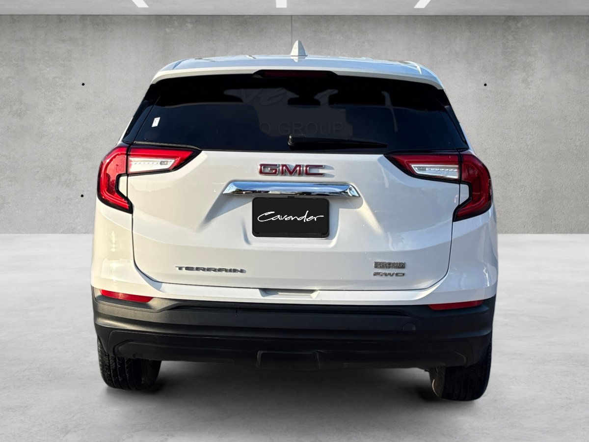 Used 2022 GMC Terrain SLE image 15
