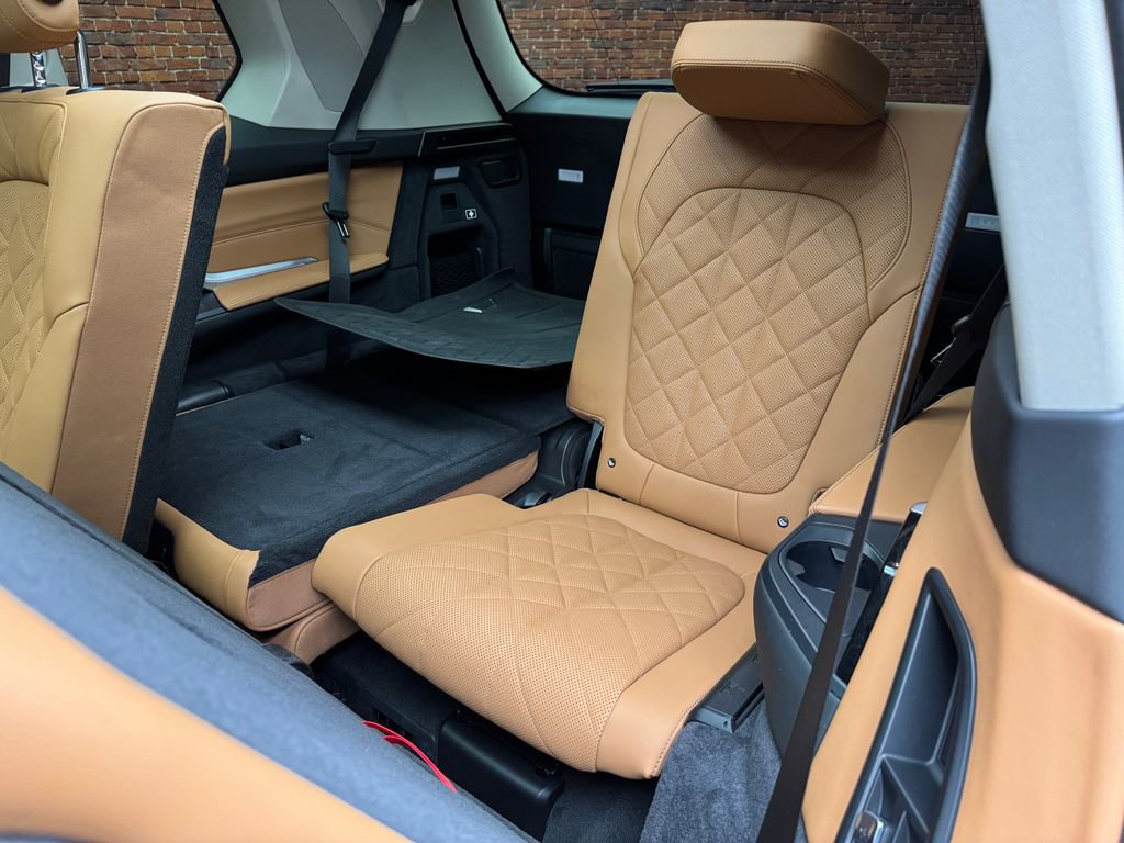 Certified 2025 BMW X7 xDrive40i w/ Executive Package image 4