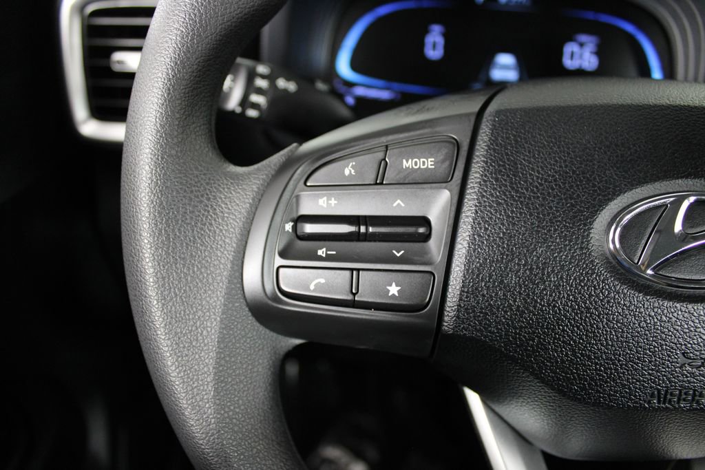 Used 2026 Hyundai Venue SE image 25