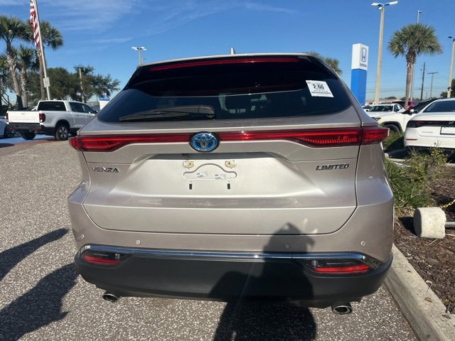 Used 2024 Toyota Venza Limited image 38