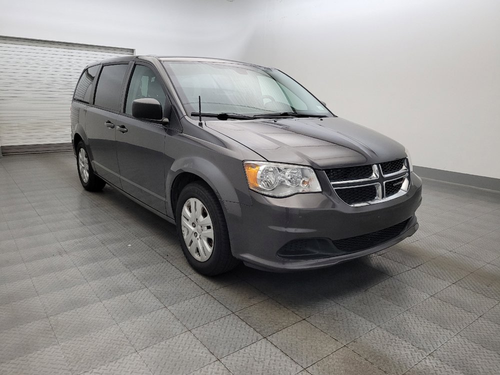 Used 2018 Dodge Grand Caravan SE w/ UConnect Hands-Free Group image 13