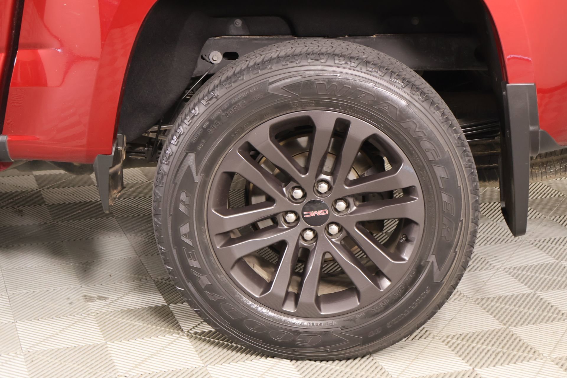 Used 2019 GMC Canyon SLE w/ Elevation Edition image 18