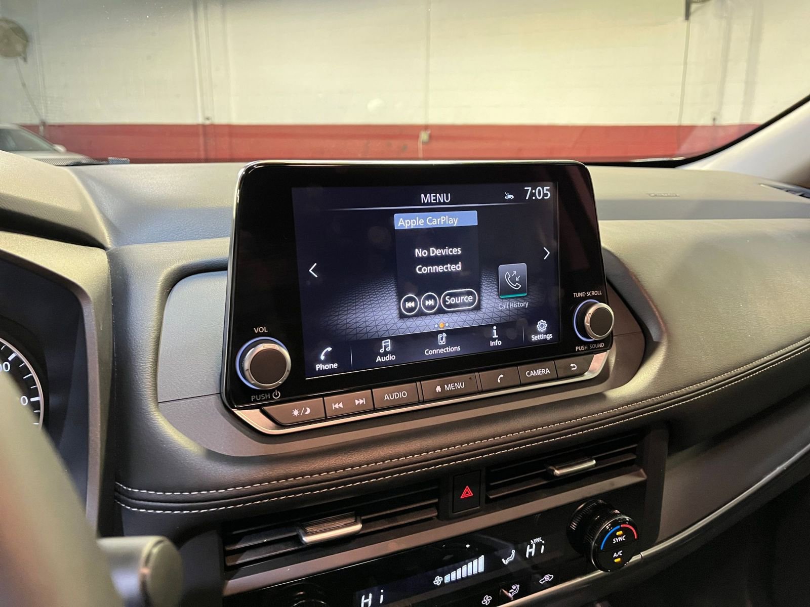 Used 2025 Nissan Rogue SV image 21