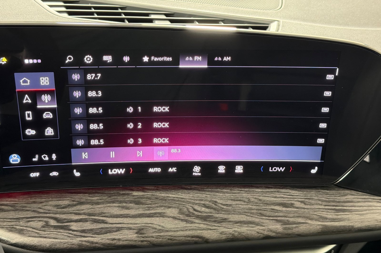 Used 2025 Audi Q5 Premium w/ Convenience Package image 17