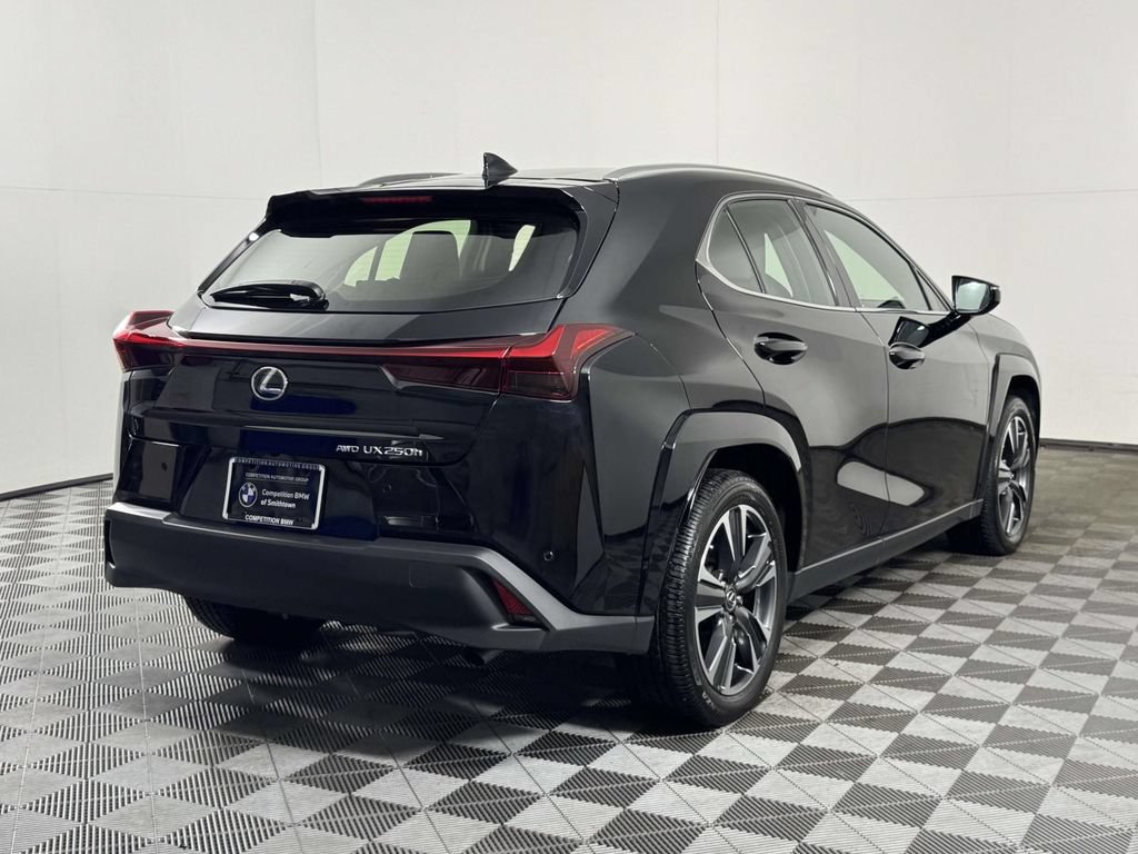 Used 2024 Lexus UX 250h AWD w/ Premium Package image 10