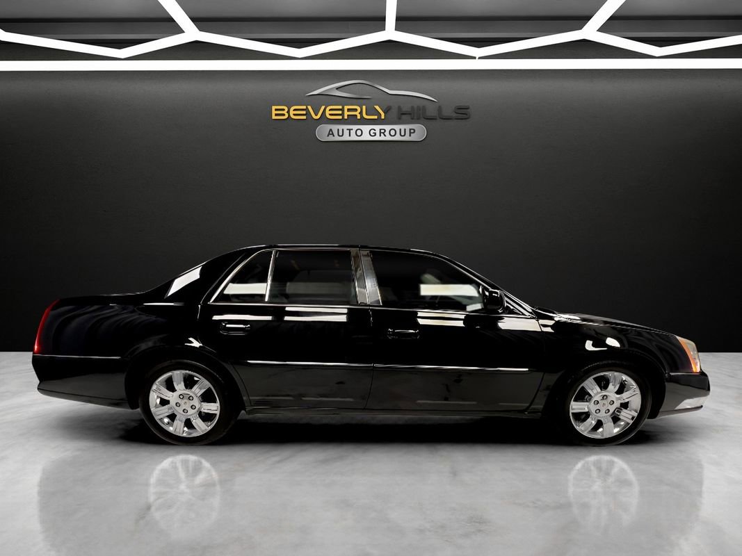 Used 2011 Cadillac DTS Platinum image 6