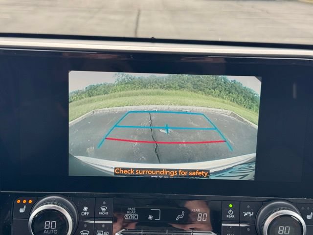 Used 2023 Toyota Highlander XLE AWD/4WD image 25