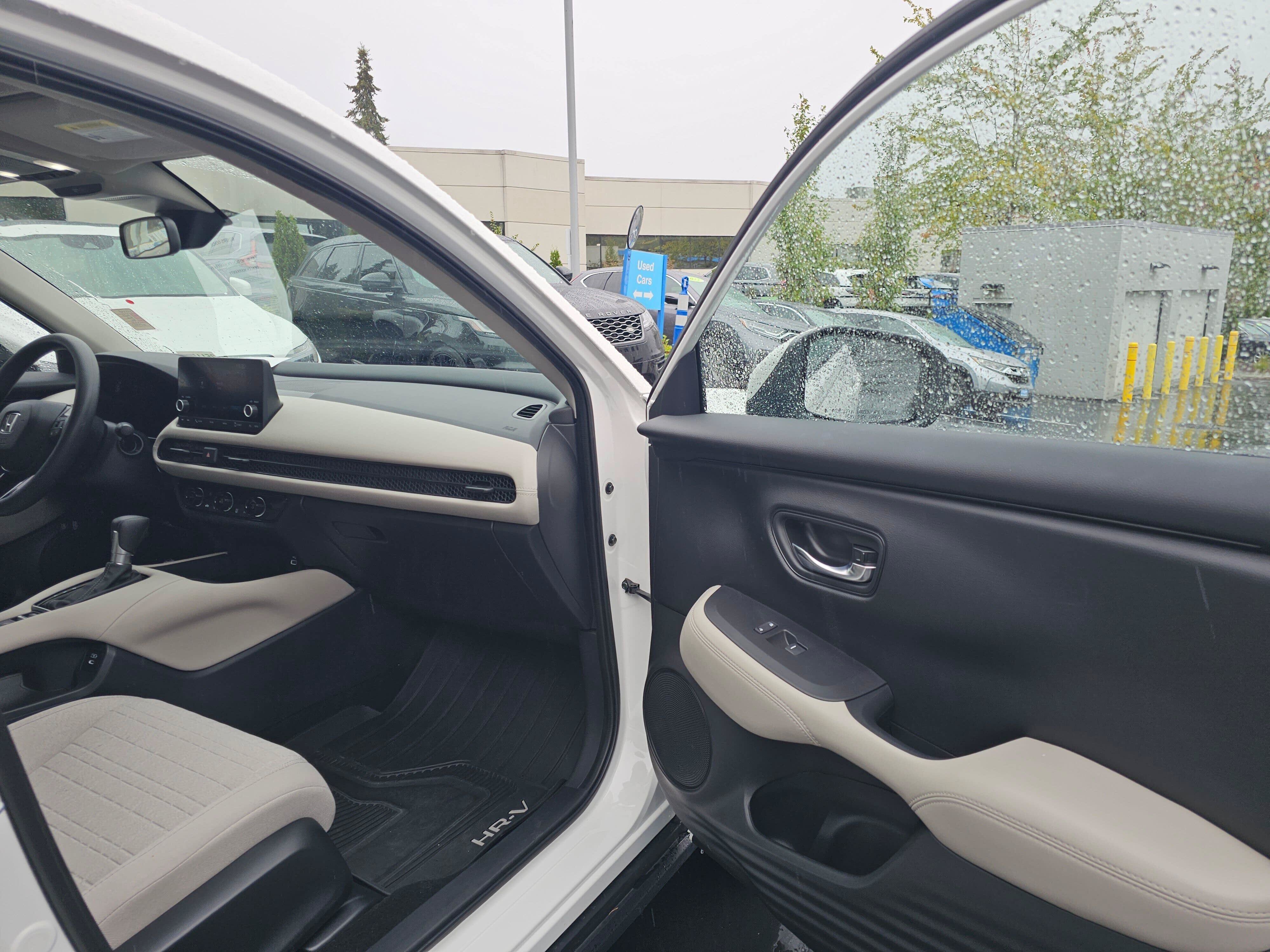 Certified 2025 Honda HR-V LX image 12