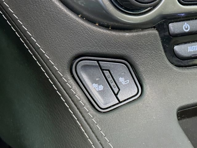 Used 2018 Chevrolet Suburban LT w/ LT Signature Package AWD/4WD image 23