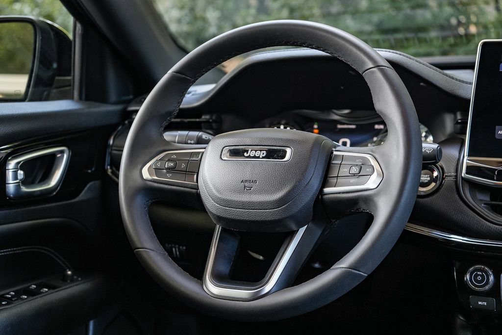 Used 2023 Jeep Compass Altitude image 15