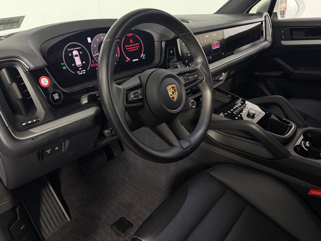 Used 2024 Porsche Cayenne image 21